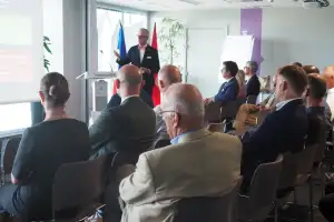 Dr. Paul Seger bei seinem Vortrag