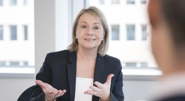 Das Bild zeigt Handelskammer-Präsidentin Elisabeth Schneider-Schneiter