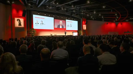 Voller Saal GV 2025 der Handelskammer