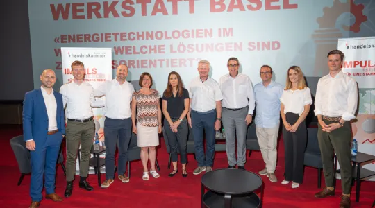 Gruppenbild mit allen Referentinnen und Referenten der Werkstatt Basel zu neuen Energietechnologien