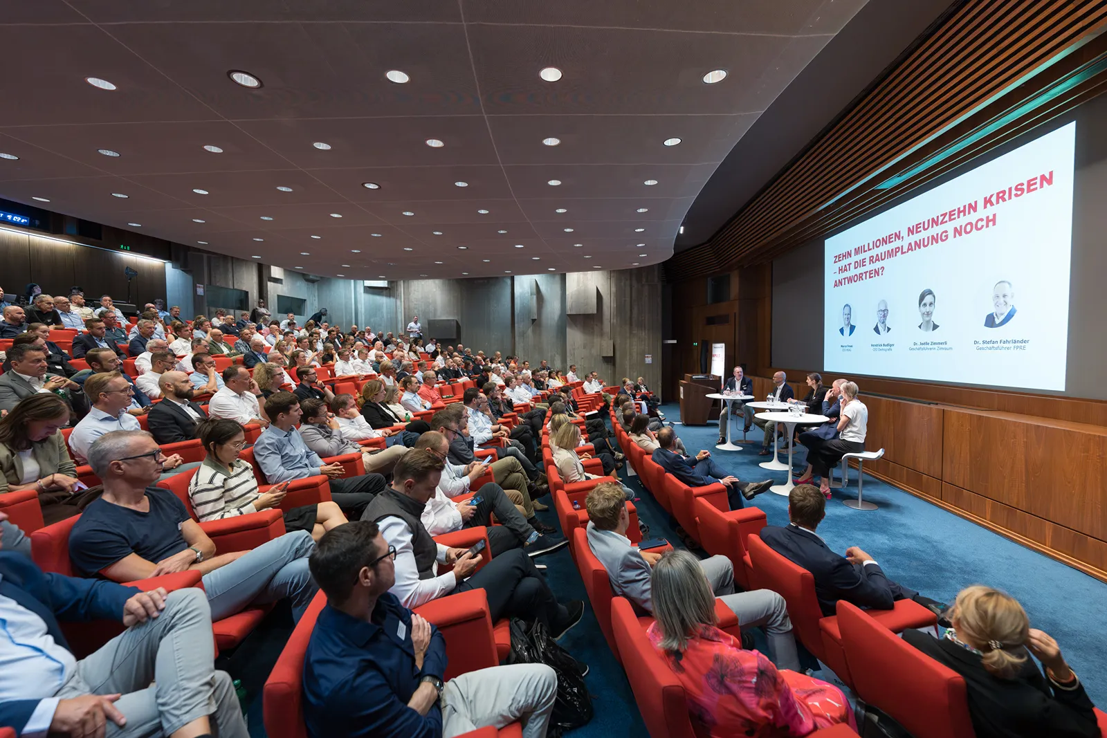 Podiumsgespräch und Publikum