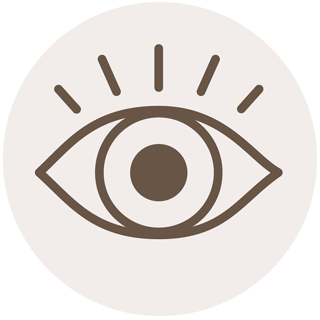 Symbolbild offenes Auge mit langen Wimpern