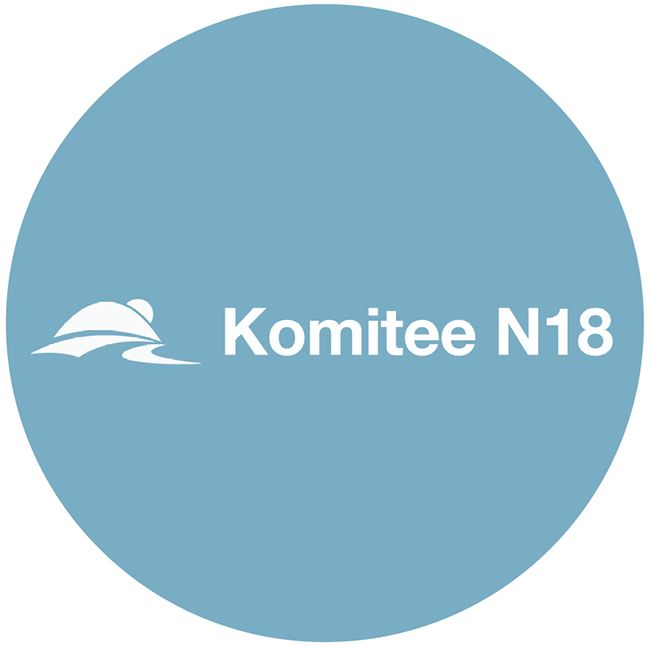 Blauer Kreis mit weissem Schriftzug «Komitee N18»