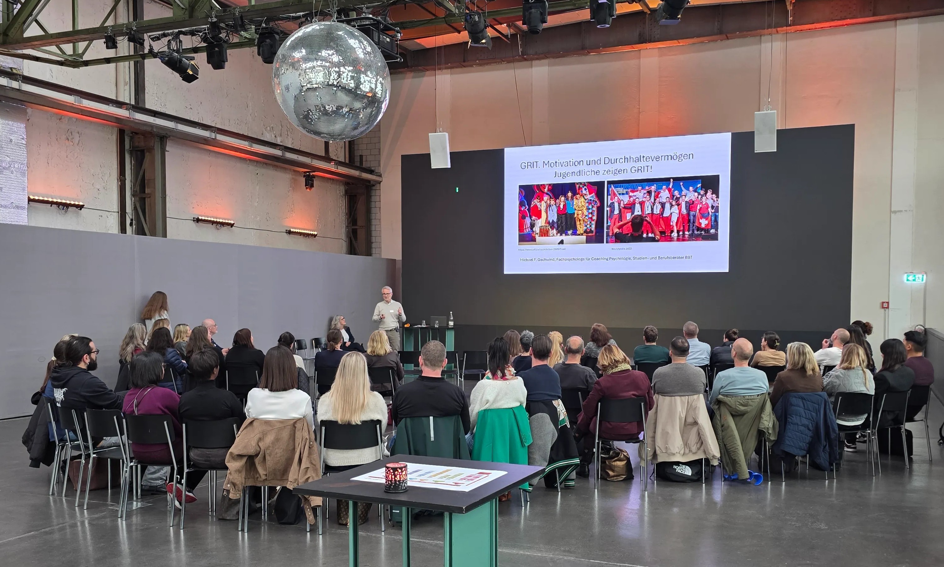 Das Bild zeigt Teilnehmende beim ERFA-Anlass 2026 