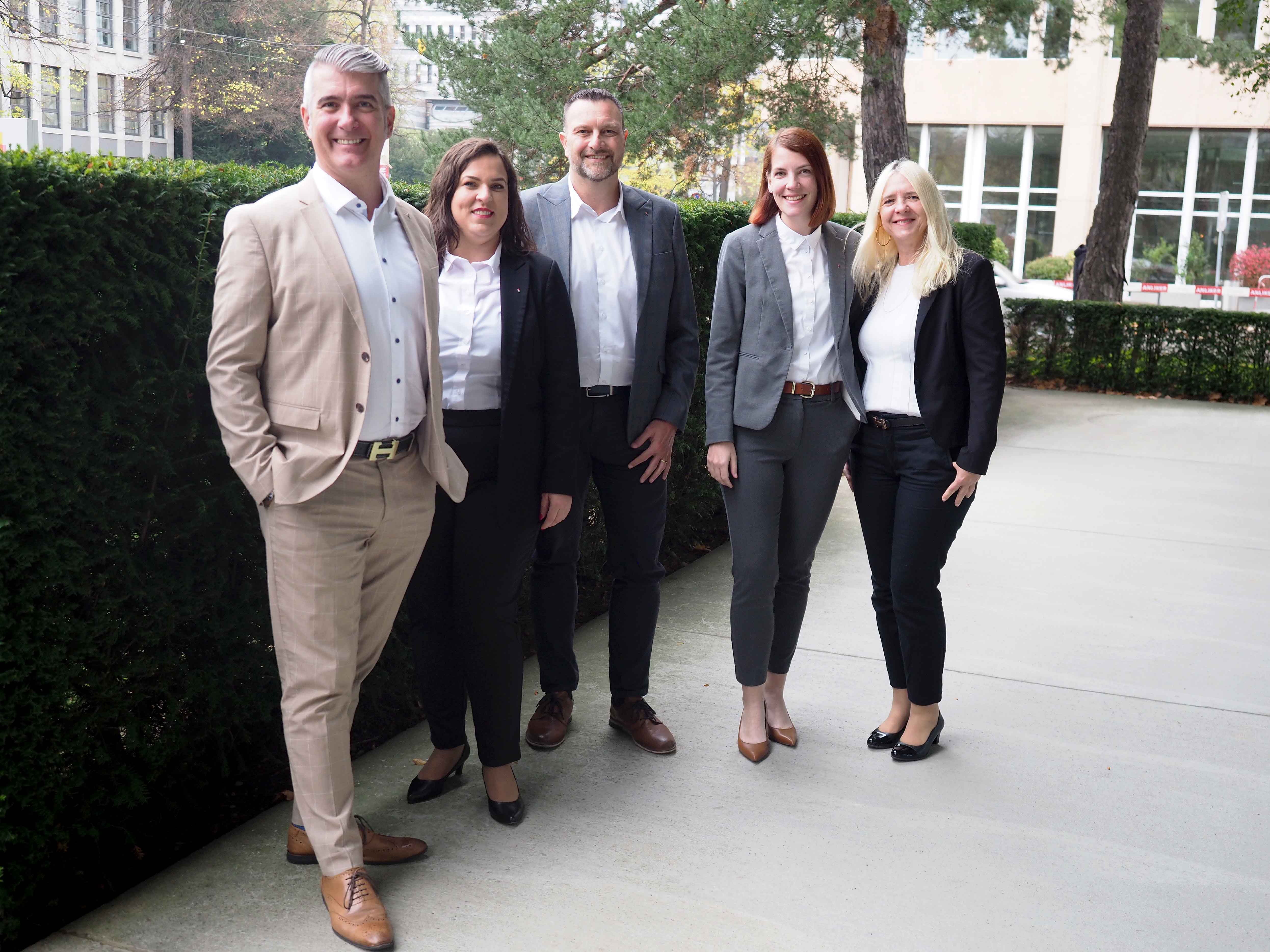 Thorsten Hohmann (li.) mit seinem Export & Import-Team von der Handelsammer beider Basel. 