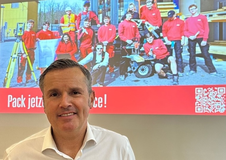 Oscar Elias, CEO Stamm Bau AG, im Einsatz für Rent a Boss der Handelskammer beider Basel