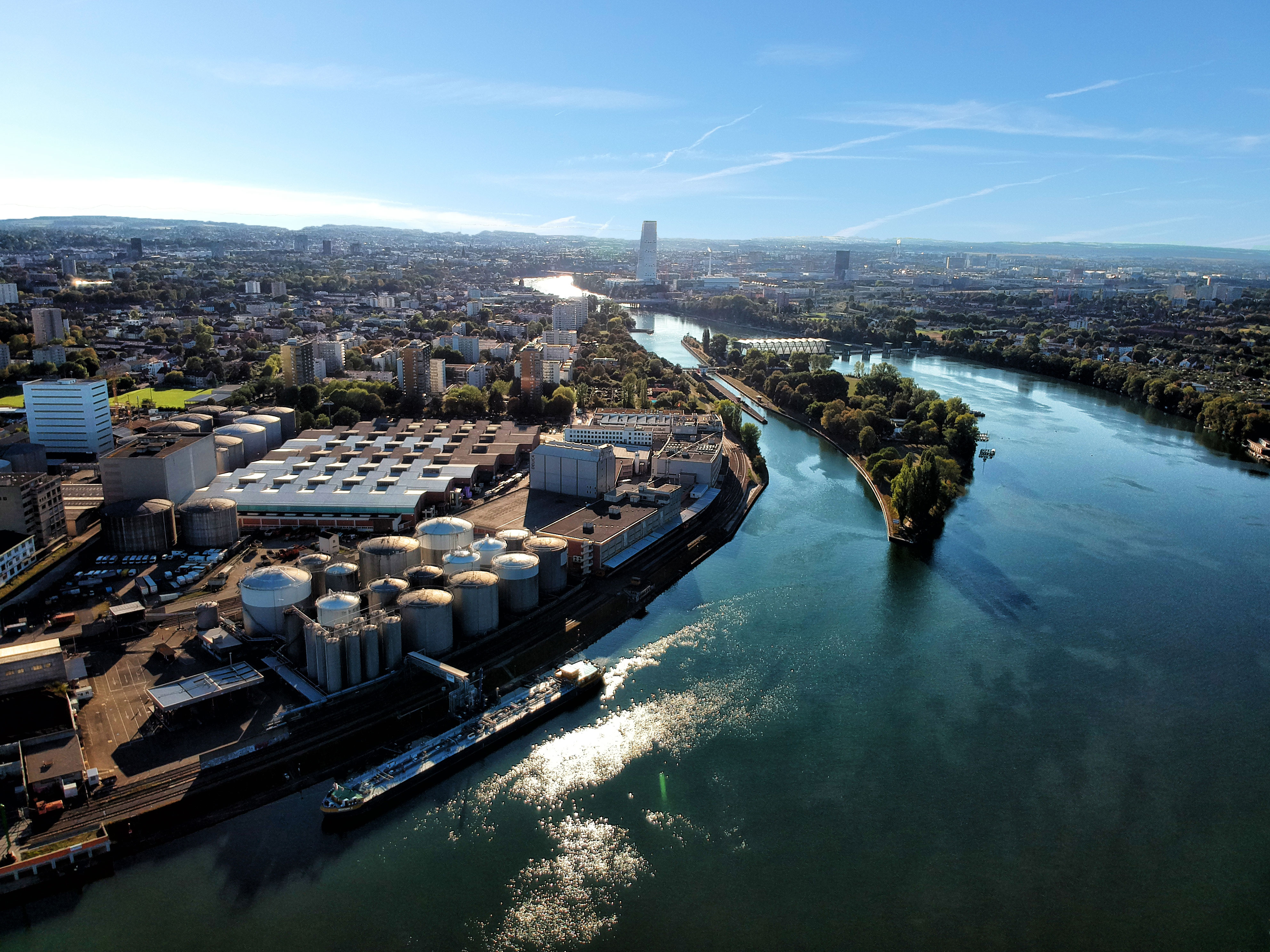 Basel mit Rhein von oben